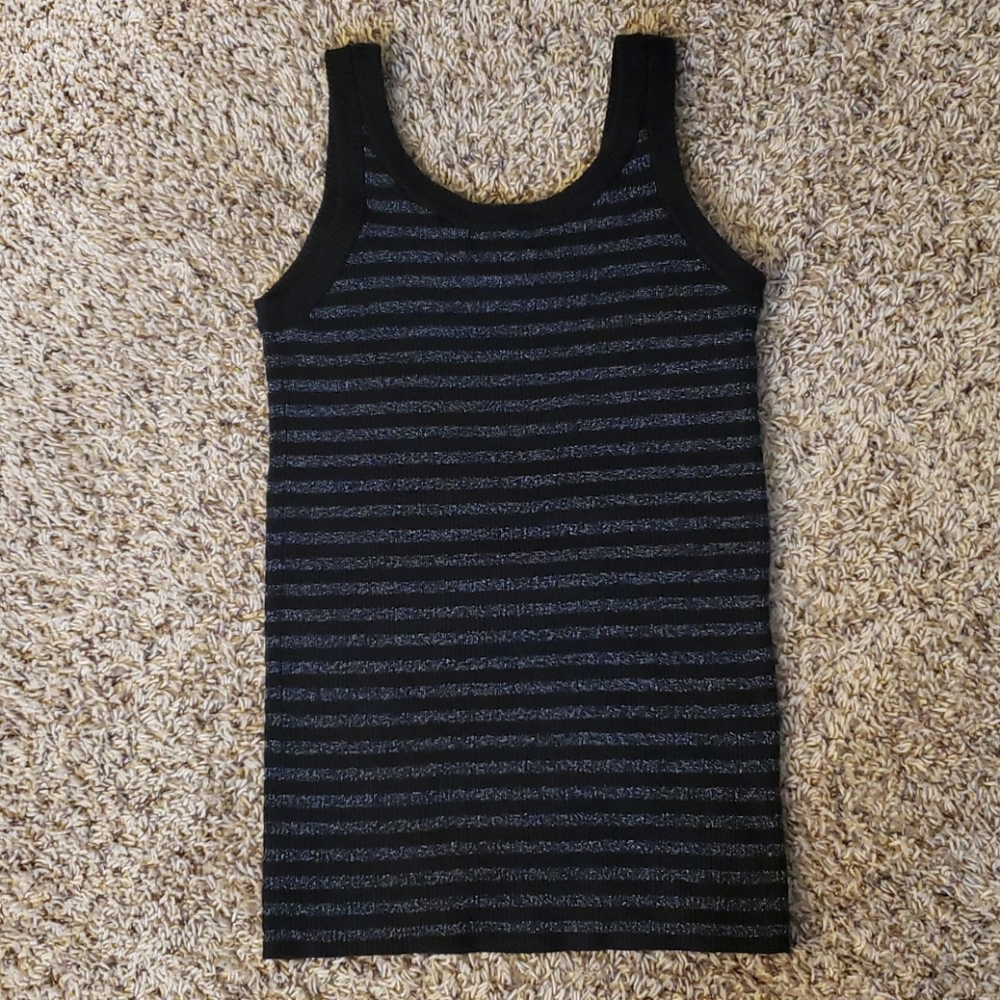 Tank Top-Medium - Picture 3 of 6
